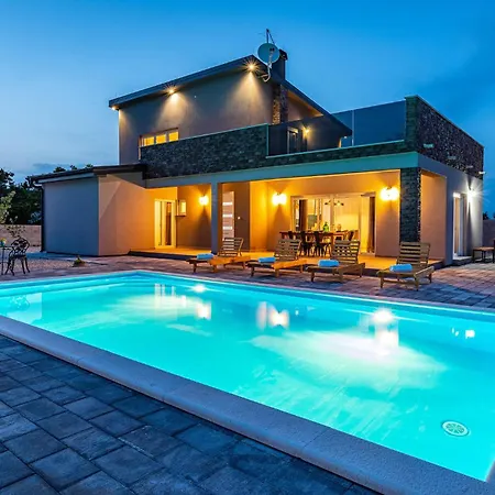 Beautiful In With Wifi Holiday home