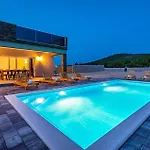 Vakantiehuis Stunning In *