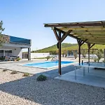 Vakantiehuis Stunning In *