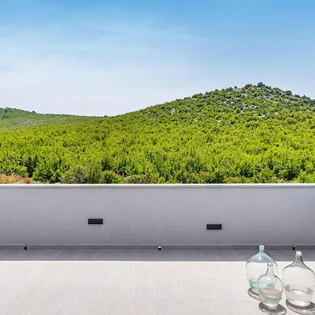 4 Bedroom Cozy In Holiday home Stankovci (Zadar)