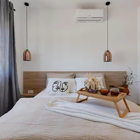 4 Bedroom Cozy In Holiday home *
