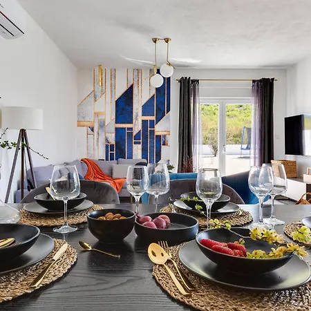 4 Bedroom Cozy In Holiday home